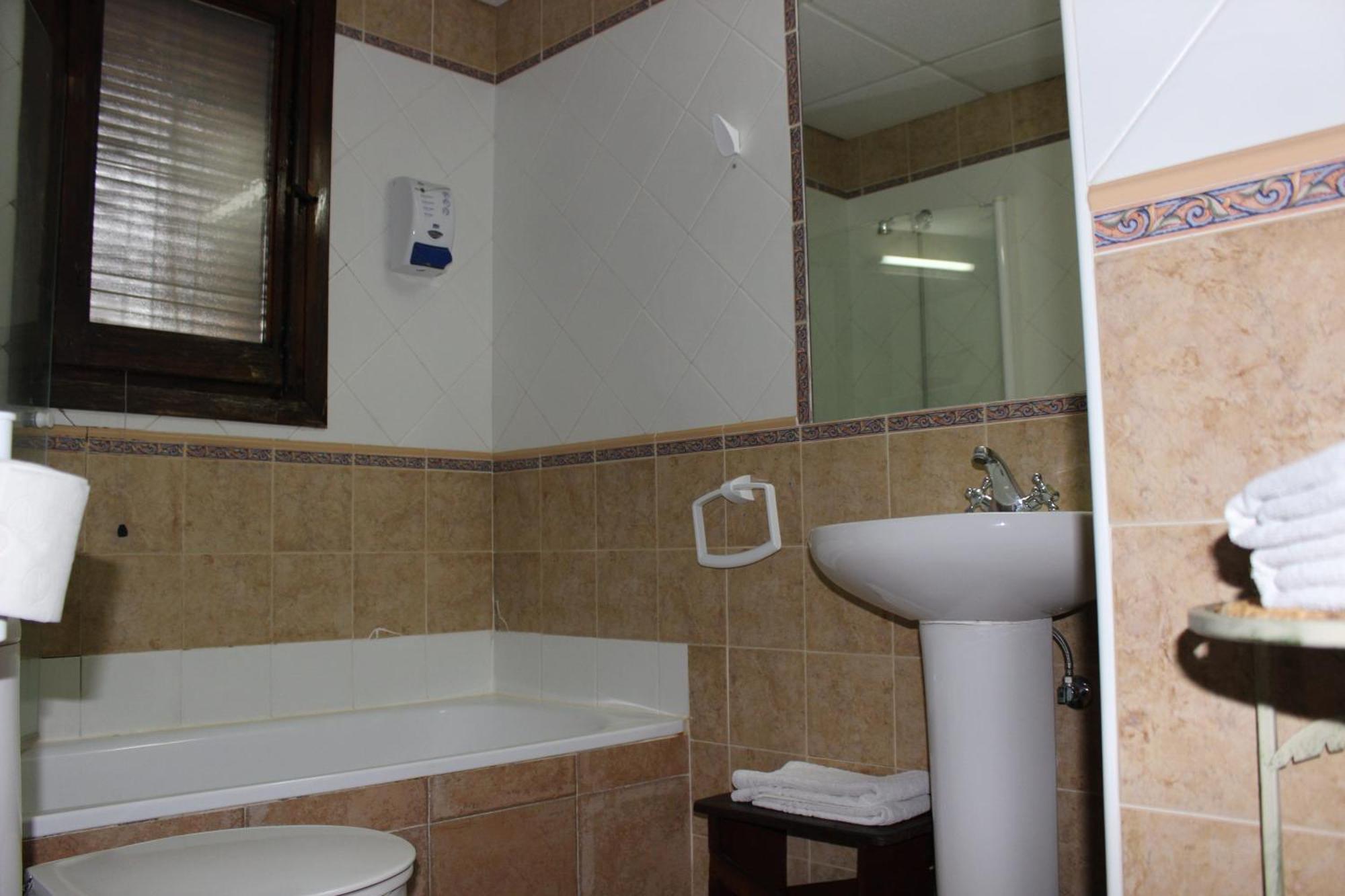 Apartamentos de Astroturismo la Cañada Torrejón el Rubio Exterior foto